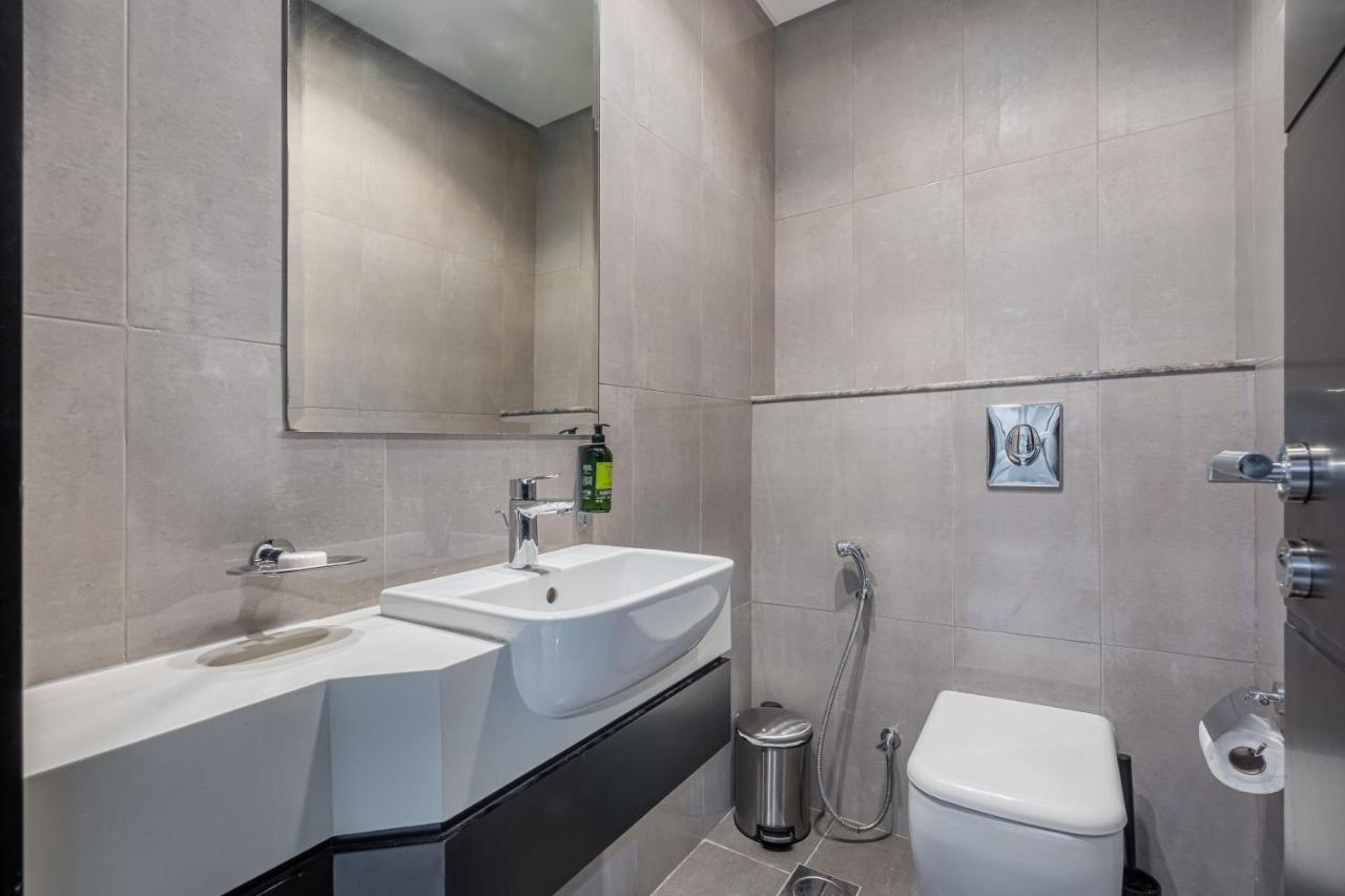 Citihome - 1Br At Merano Tower By Damac Дубай Екстериор снимка